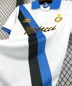 dettaglio frontale della maglia Inter Fiorucci 94/95 away Umbro