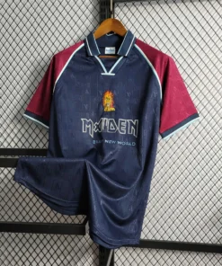 maglia West Ham Iron Maiden Edition 1999/00 Home dettaglio in movimento