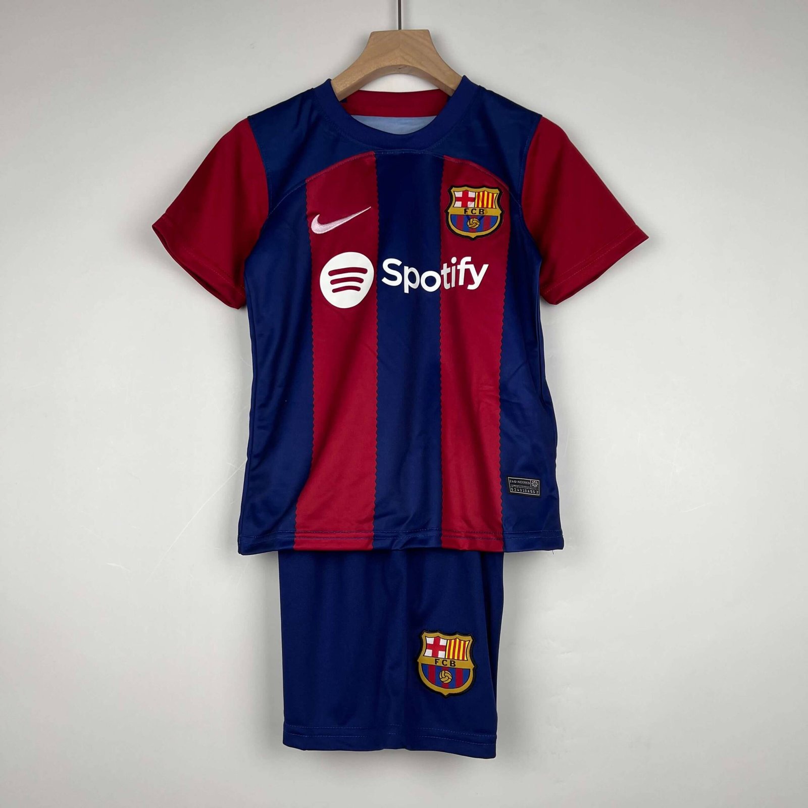 completo-barcelona-23-24-scaled-1.jpeg Completino Barcellona Bambino Home 2023/24