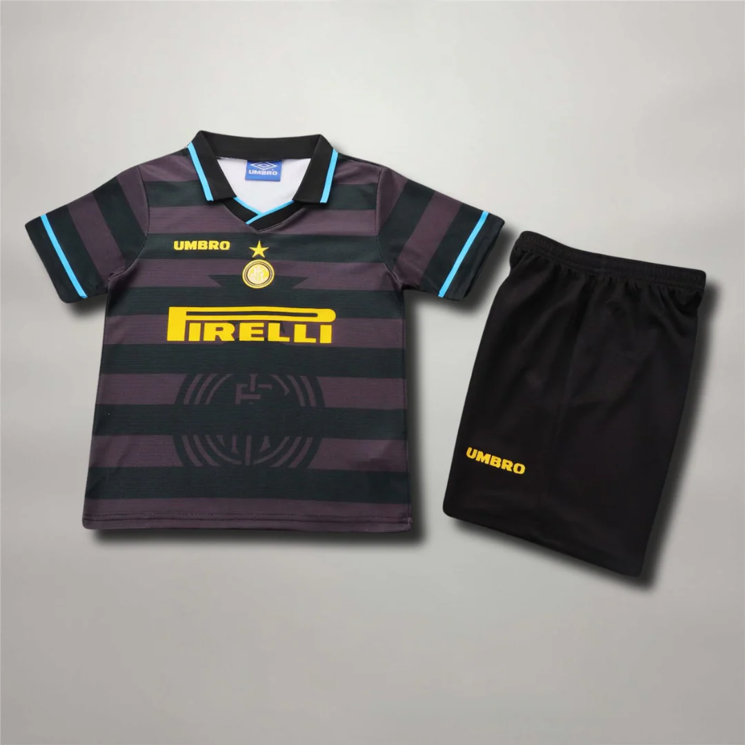 Completo-Inter-bambino-1997-98-Third-Finale-Coppa-UEFA-kit.webp Completino Inter bambino 1997/98 Third Finale Coppa UEFA