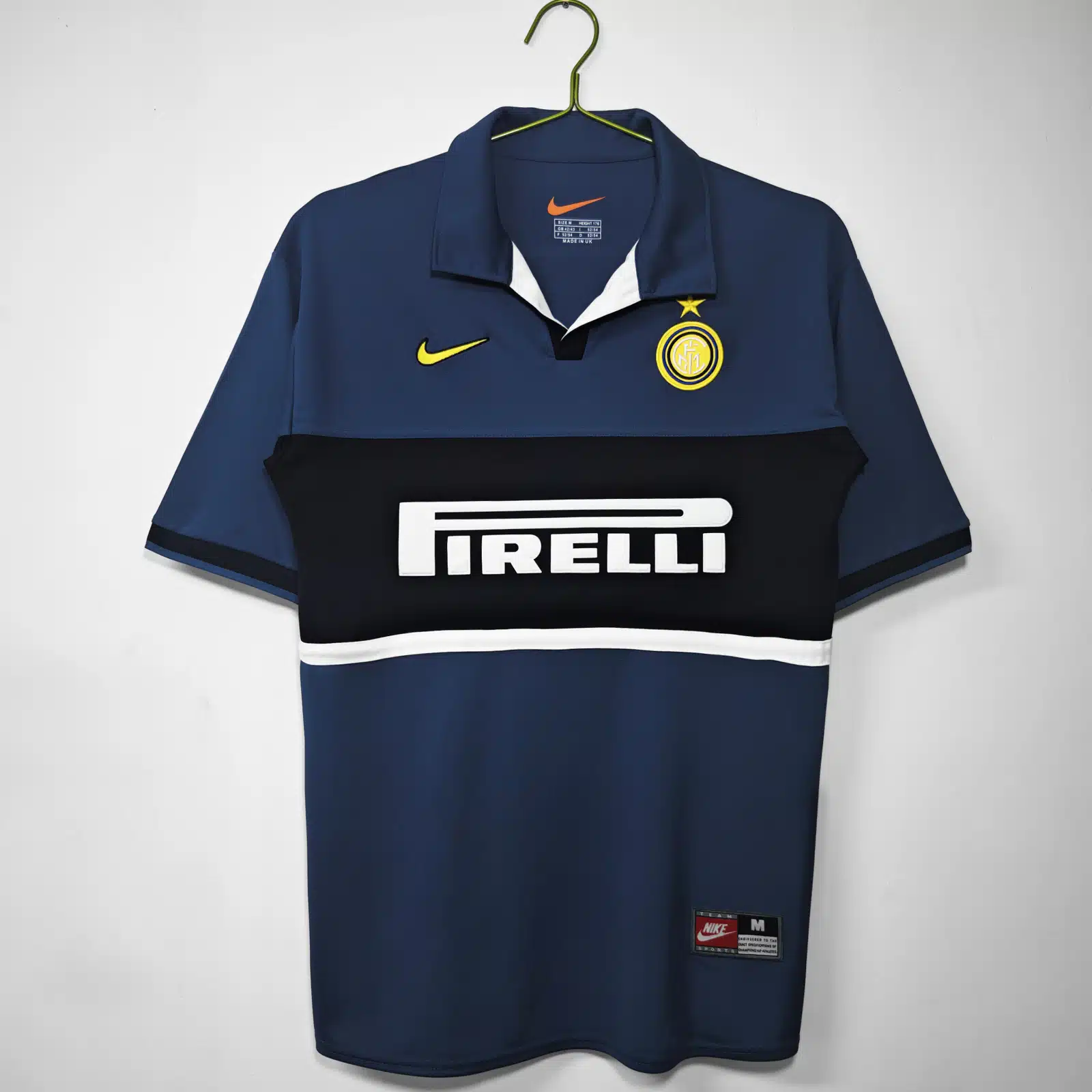 Maglia-Inter-1998-99-Nike-Third.webp Maglia Inter 1998-99 Nike Third
