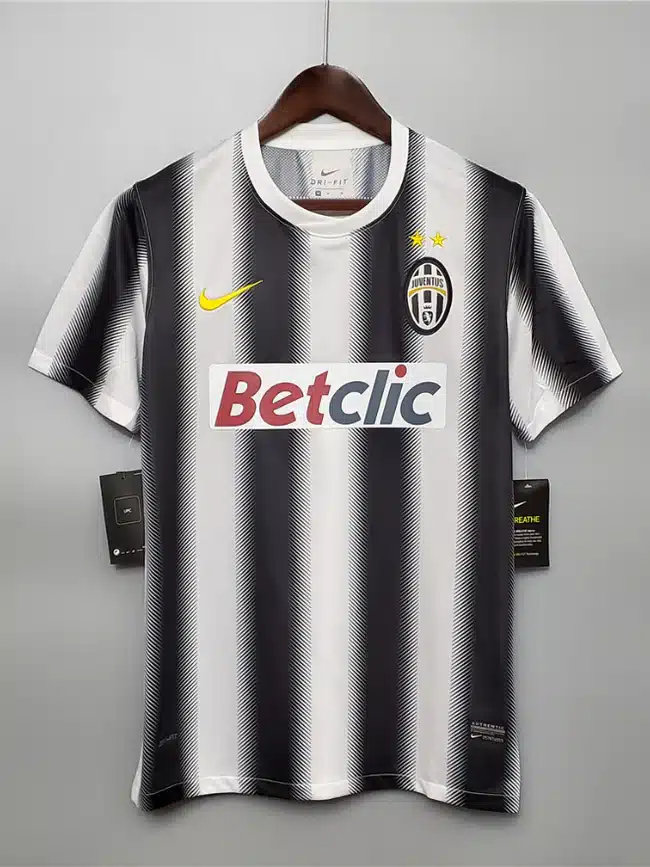 Maglia-Juventus-20112012-Home.webp Maglia Juventus 2011/2012 Home
