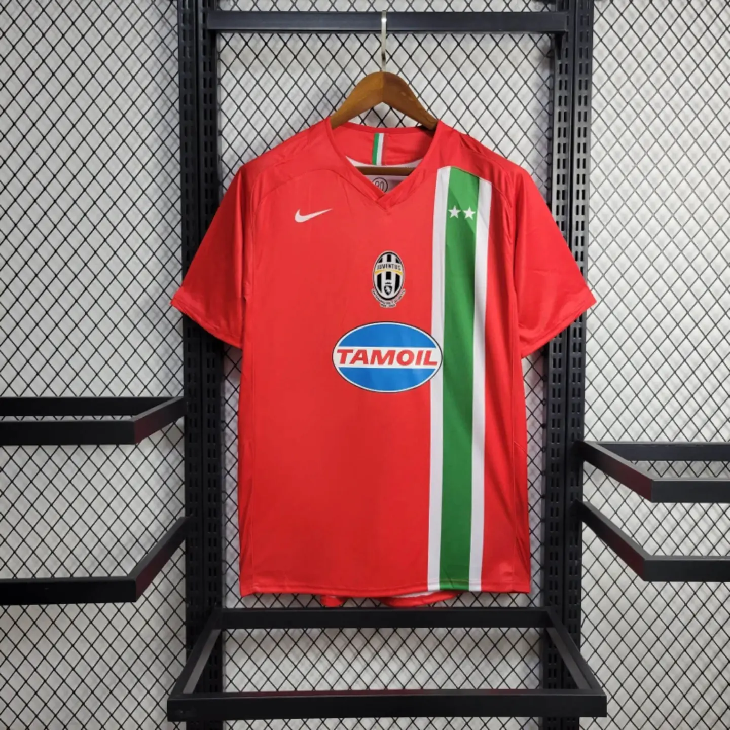 Maglia_Juventus_2005-06_Away_rossa_Nike.webp Maglia Juventus 2005/06 Away rossa Nike