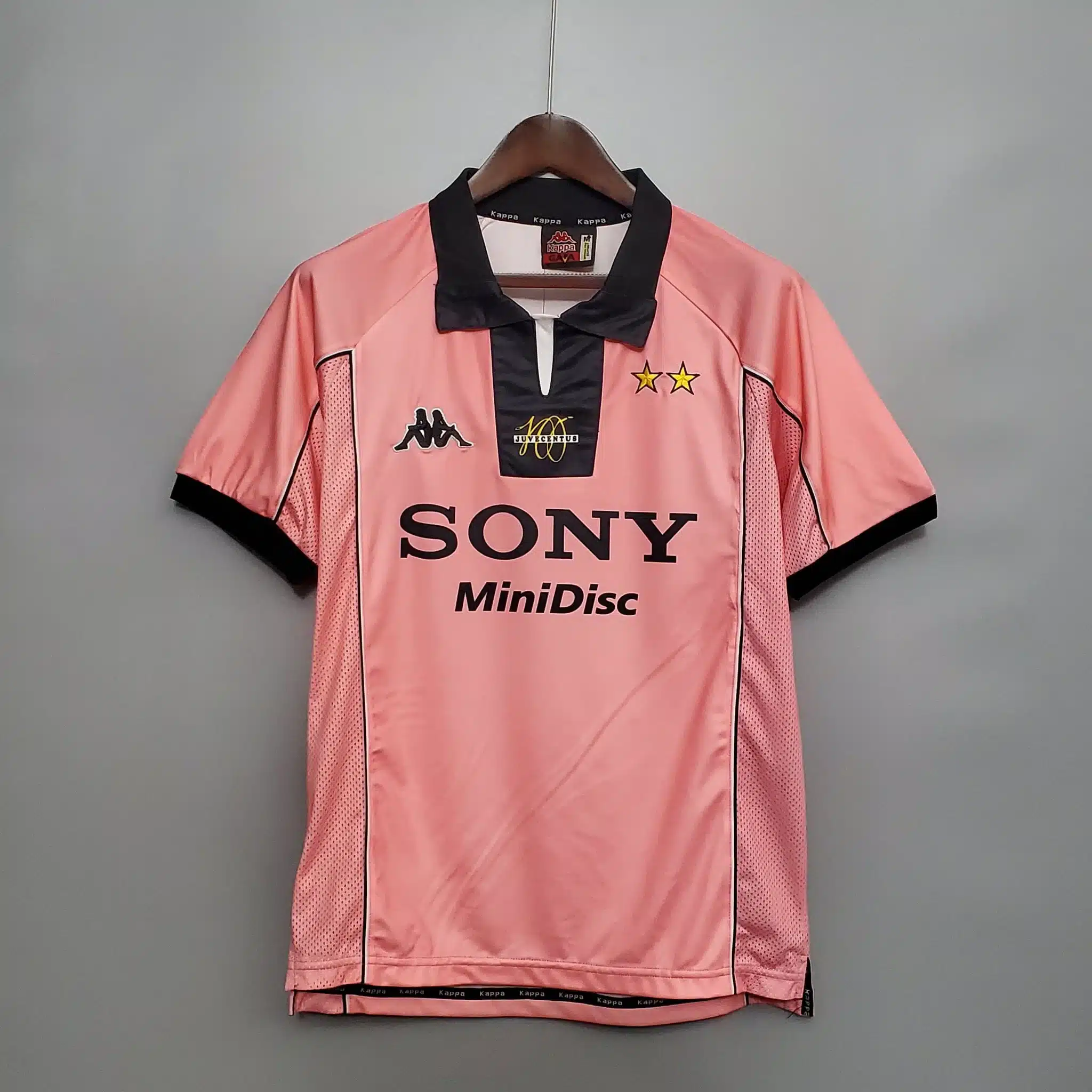 maglia-Juventus-97-98-Third-Rosa.webp Maglia centenario Juventus 97 98 away rosa